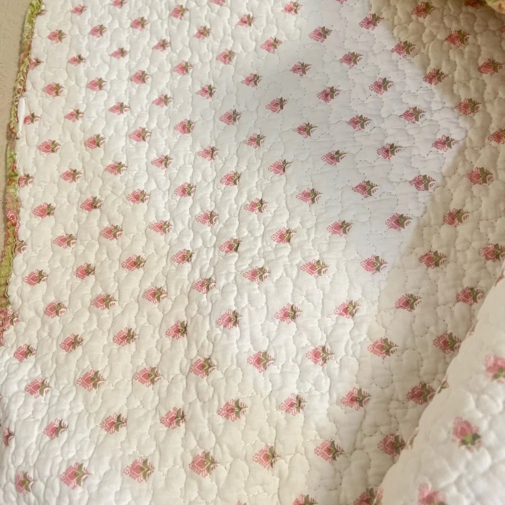 VNTG cotton Green & Pink paisley quilted twin size blanket Set with three sham